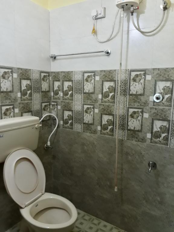 Able Homestay Thekkady Extérieur photo