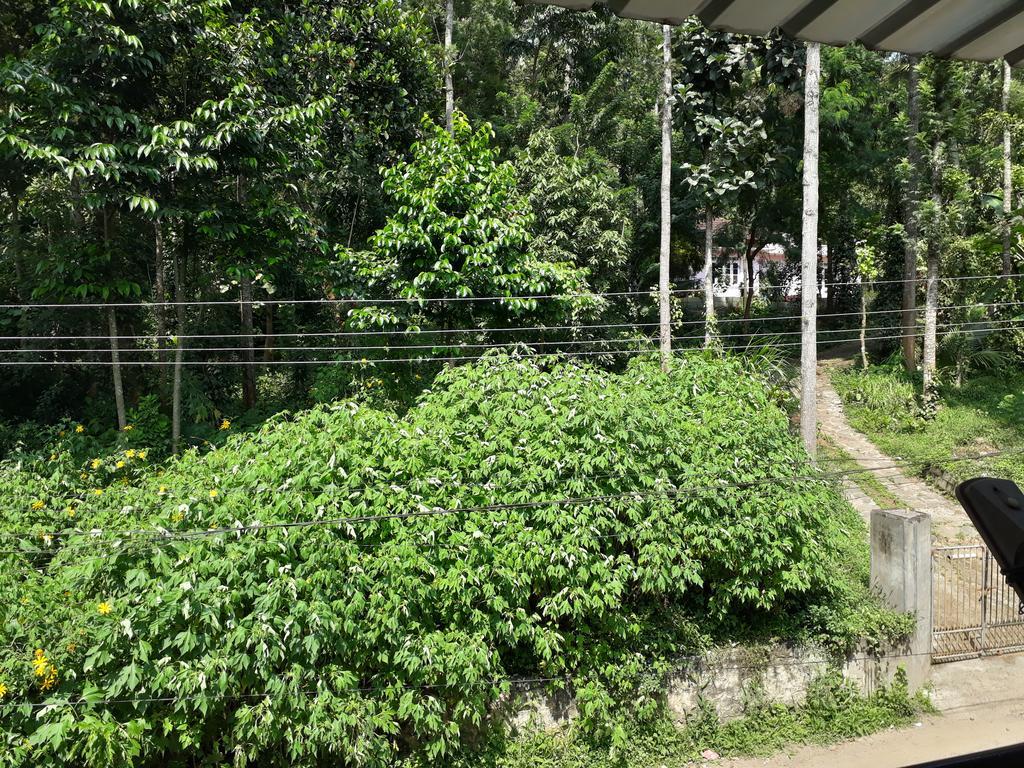 Able Homestay Thekkady Extérieur photo