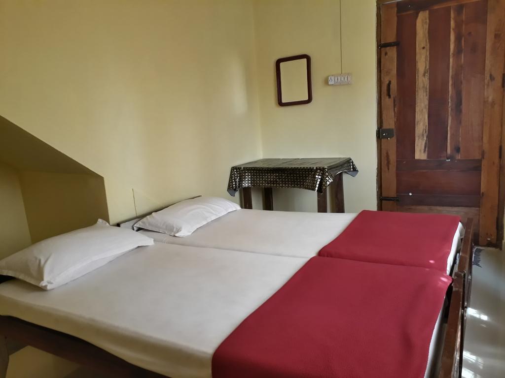 Able Homestay Thekkady Extérieur photo